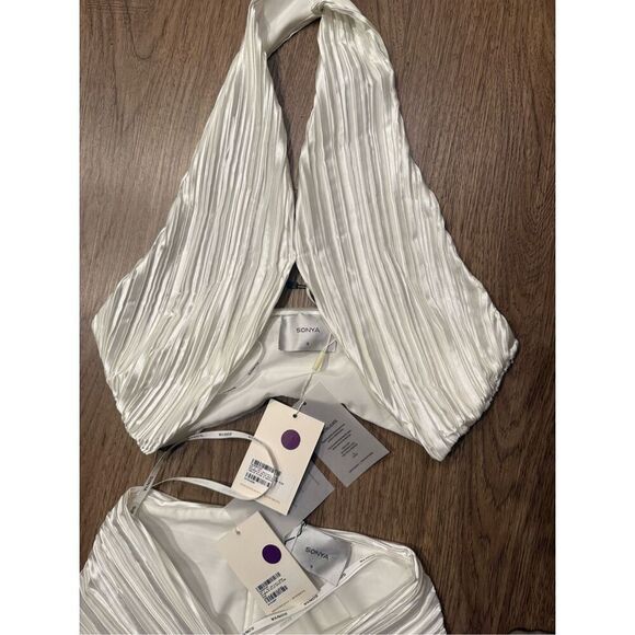 Sonya Moda Jolle Plissé halter Top &  Maxi skirt Set in White size S NWT - Picture 8 of 9